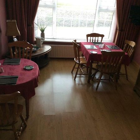 Riverside House Bed & Breakfast รอสส์คอมมัน ภายนอก รูปภาพ