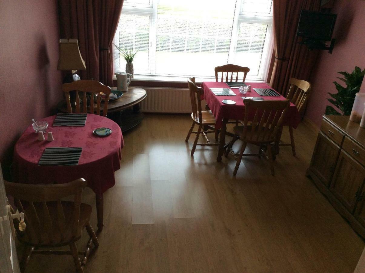 Riverside House Bed & Breakfast รอสส์คอมมัน ภายนอก รูปภาพ